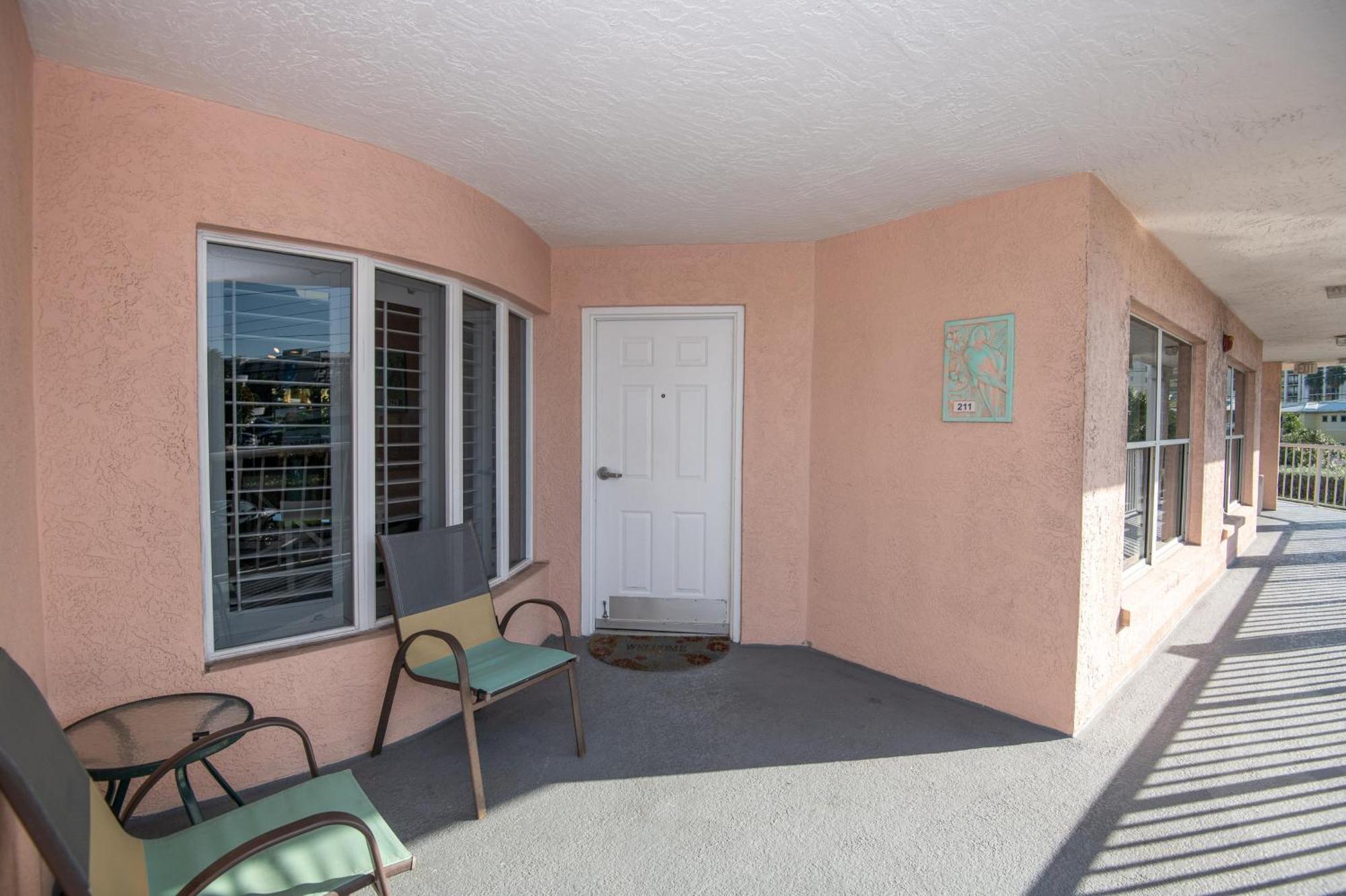 Open - Beach, Free Parking, Amenities, Family Friendly Villa St. Pete Beach Exterior photo