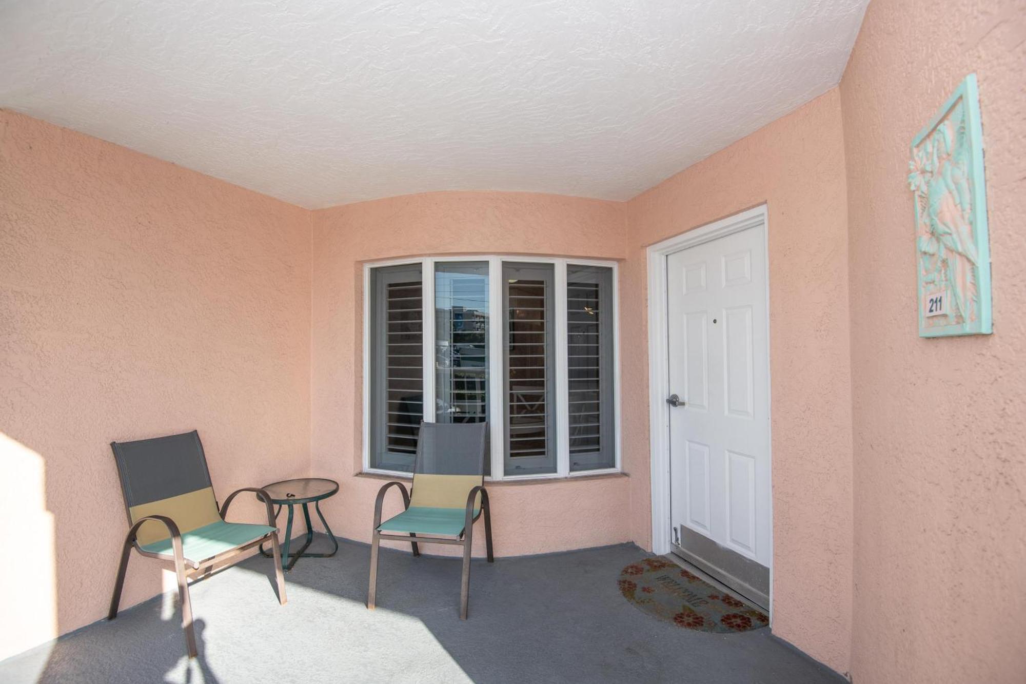 Open - Beach, Free Parking, Amenities, Family Friendly Villa St. Pete Beach Exterior photo