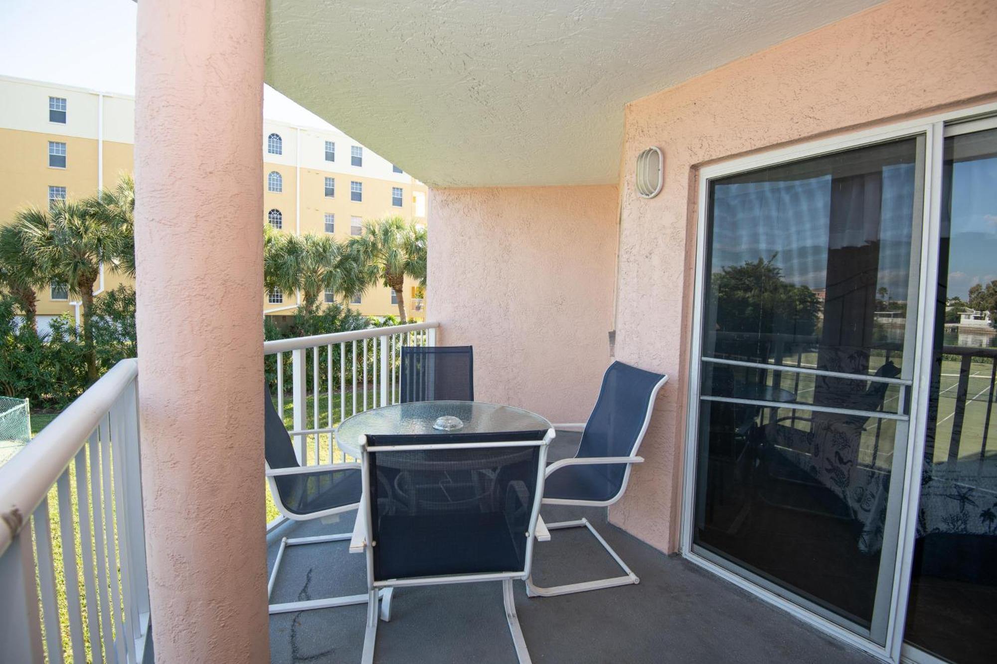 Open - Beach, Free Parking, Amenities, Family Friendly Villa St. Pete Beach Exterior photo