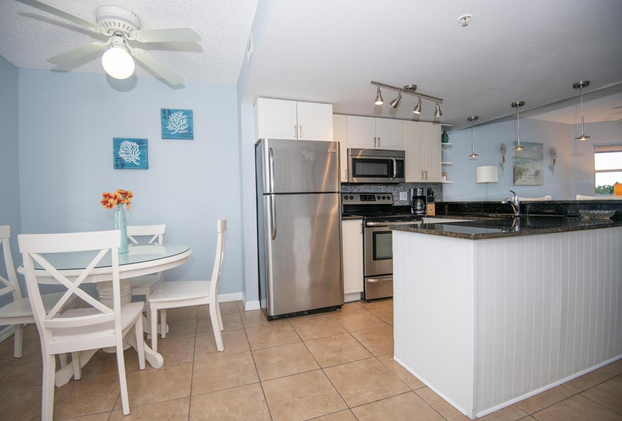 Open - Beach, Free Parking, Amenities, Family Friendly Villa St. Pete Beach Exterior photo